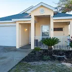 Palm Cove Vacation Home- One Level, Community Pool, Pet Friendly