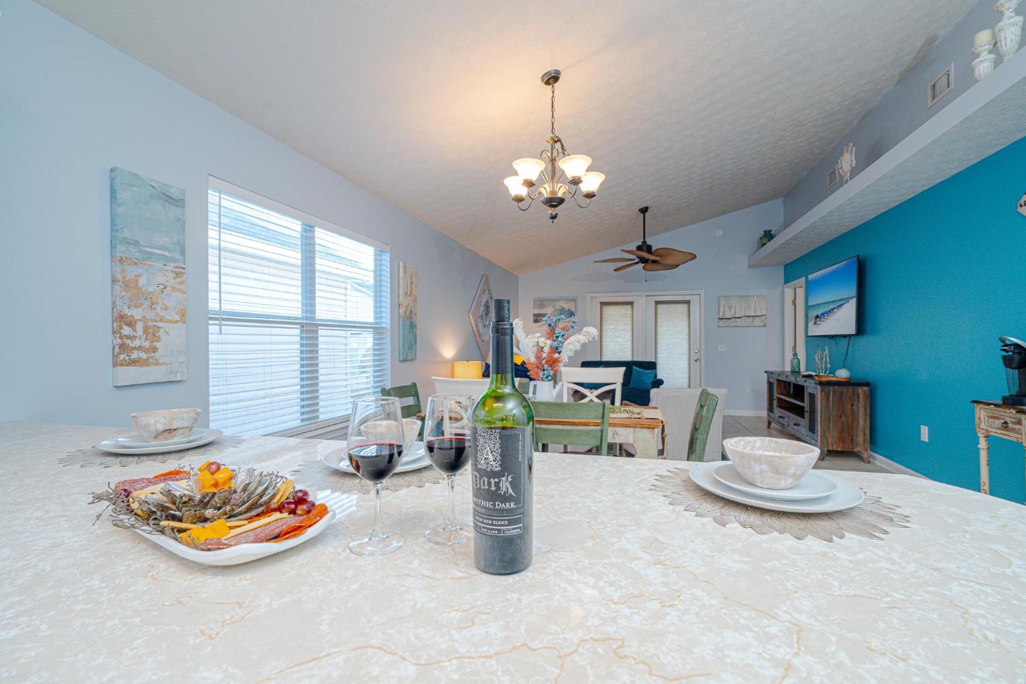 Palm Cove Vacation Home- One Level, Community Pool, Pet Friendly Holiday home *